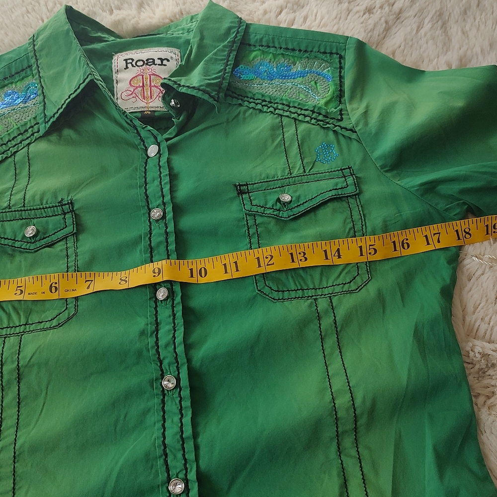 Green rhinestone sequenced roar button down - Picture 13 of 14